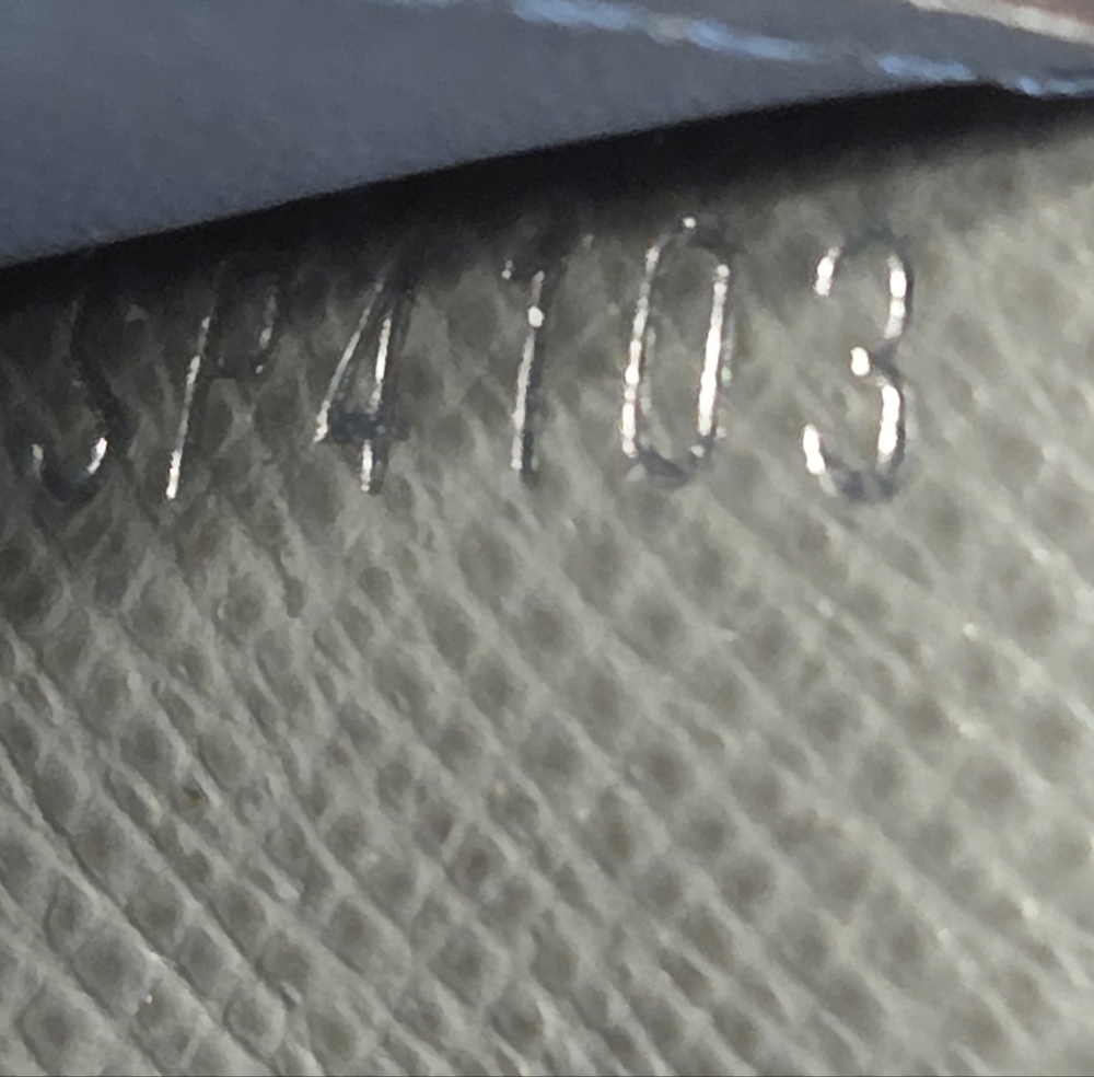 RARE LOUIS VUITTON Grey Taiga Brazza (Unisex) Bifold Long Wallet (EUC) - Picture 11 of 11